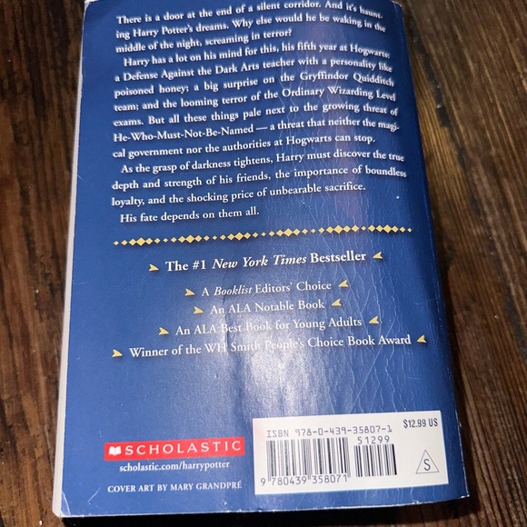 Harry Potter and the order of the phoenix paperback book - Picture 2 of 4